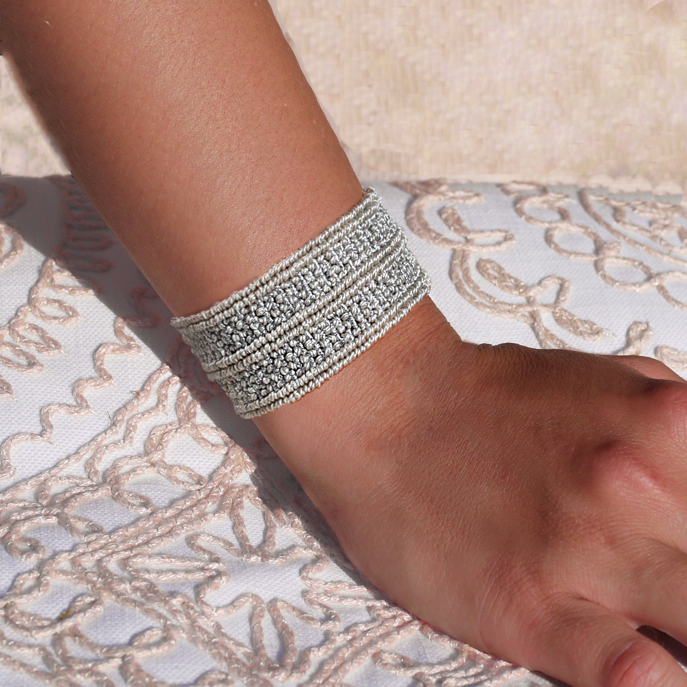 P bracelet macramé blanc